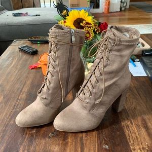 Soraka Taupe Suede Lace-Up Mid-Calf Booties sz 10